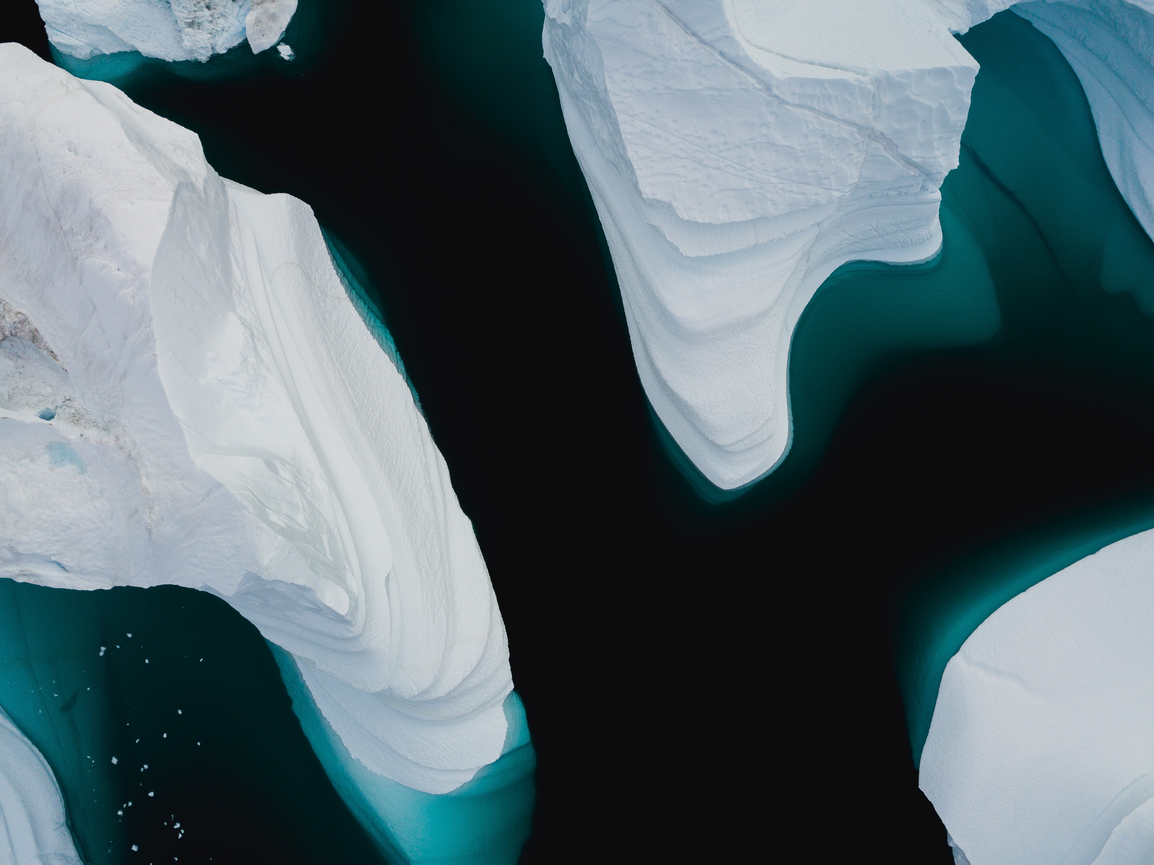 Image of glaciers - © Unsplash