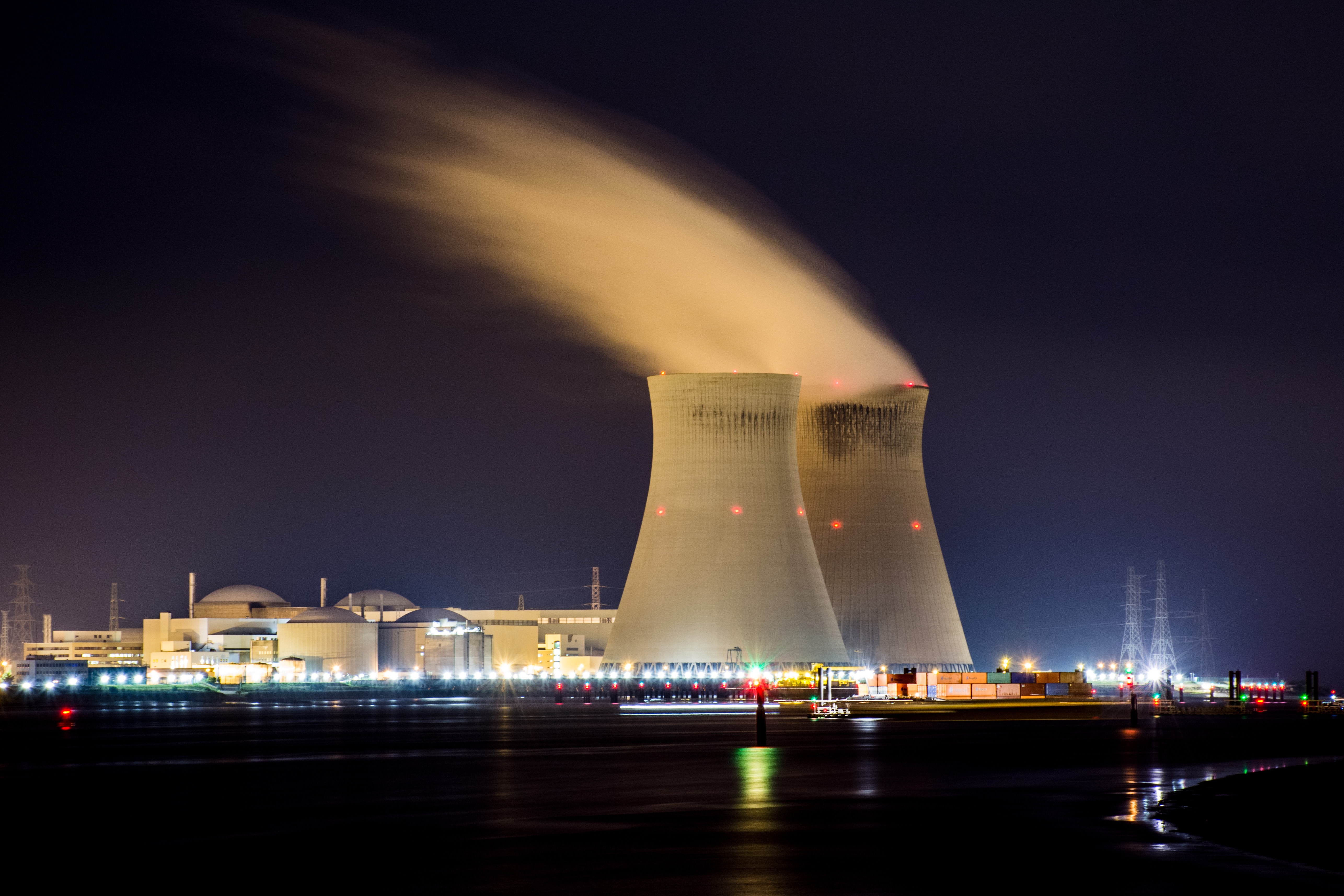 Image of power station © Unsplash
