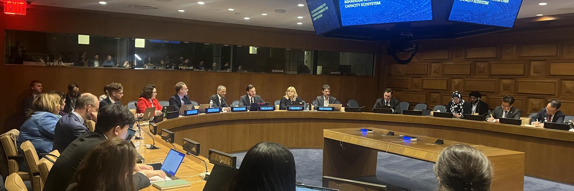 Image of roundtable with participants © EUISS