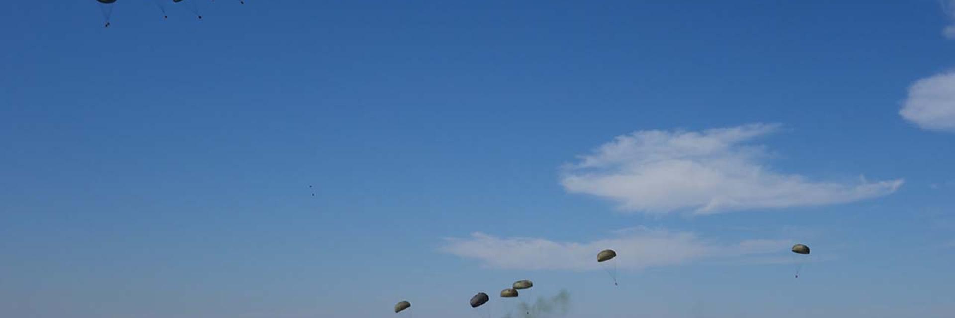 Photo of a military exercise in a field © European Defence Agency (EDA)
