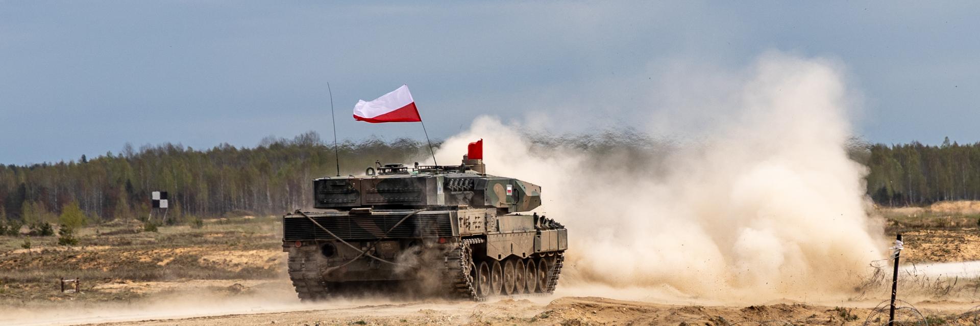 Tank with Polish flag © NATO/Flickr