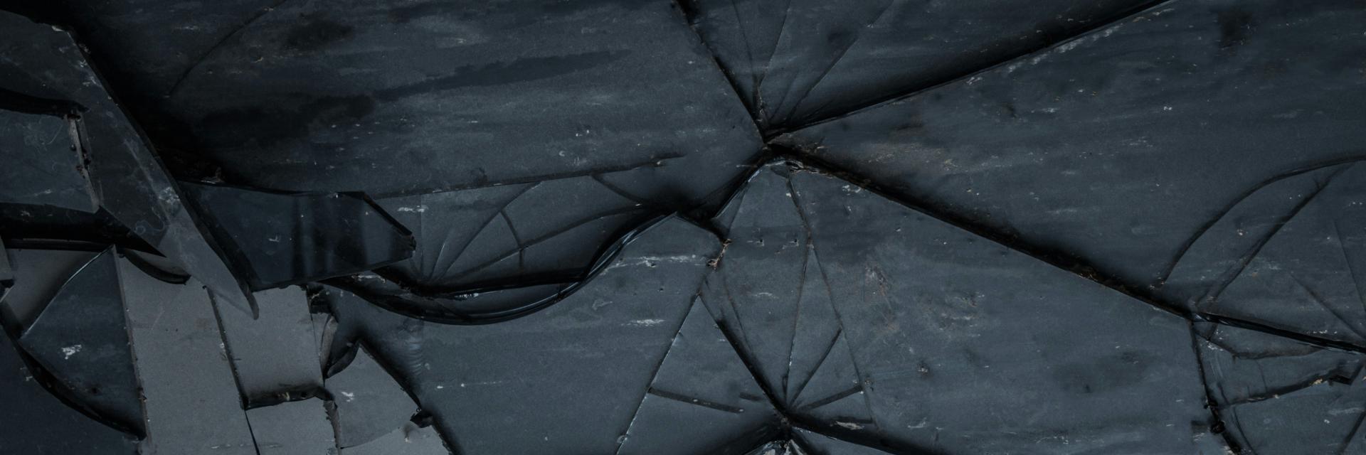 Close-up image of cracked glass | © Muhammad Shaheer, Unsplash