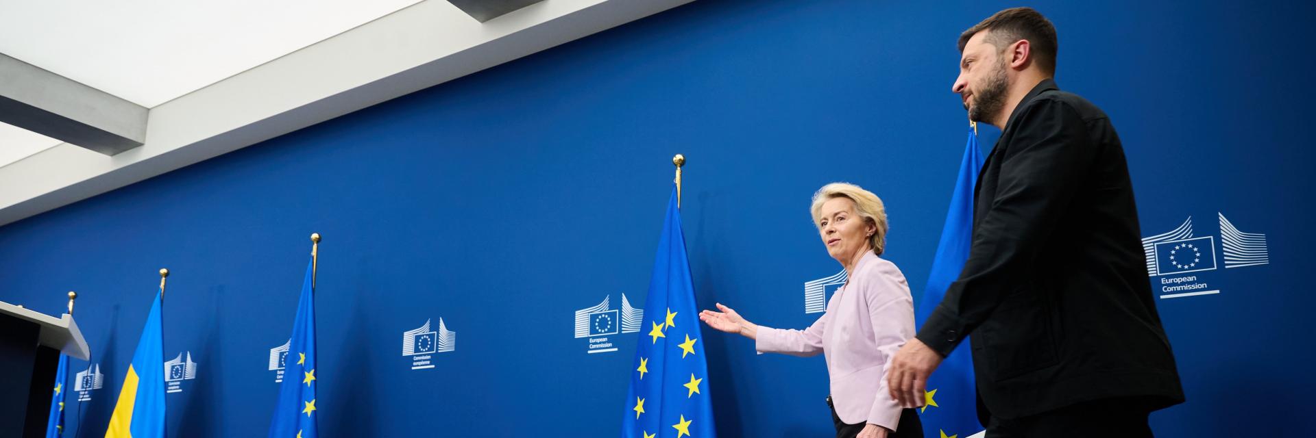 President Ursula von der Leyen, walking with President Volodymyr Zelenskyy leading him to press conference. Credit photo: European Union 2025