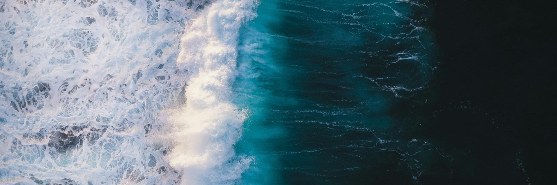Aerial view of ocean wave | © Ivan Bandura, Unsplash