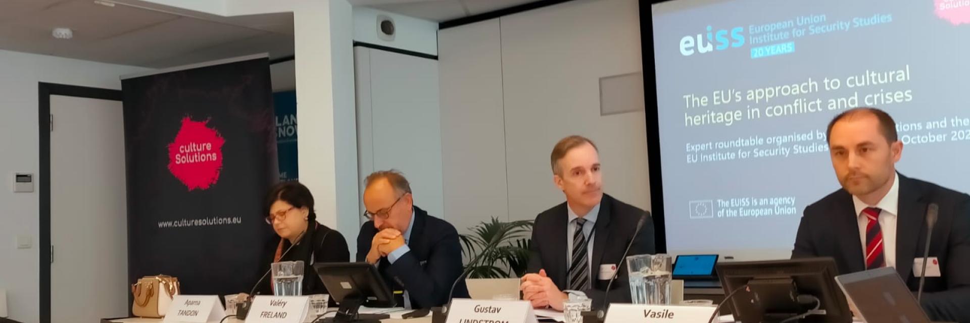 Image of panel - © EUISS