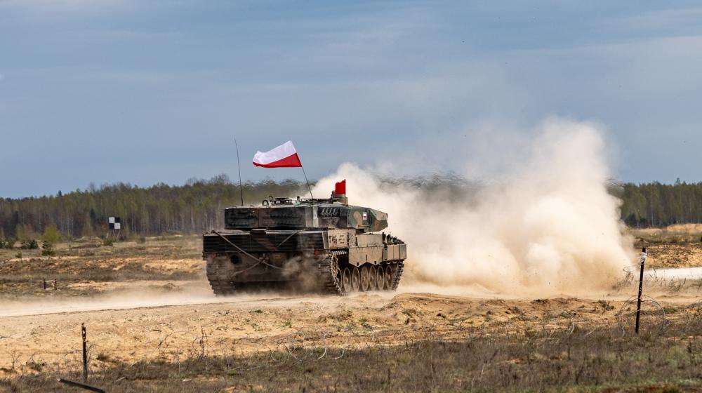 Tank with Polish flag © NATO/Flickr
