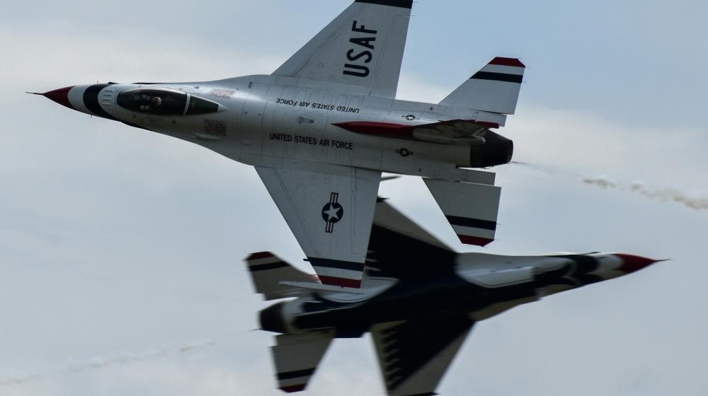 Image of United States Air Force F-16 Thunderbirds | ©  David Syphers, Unsplash