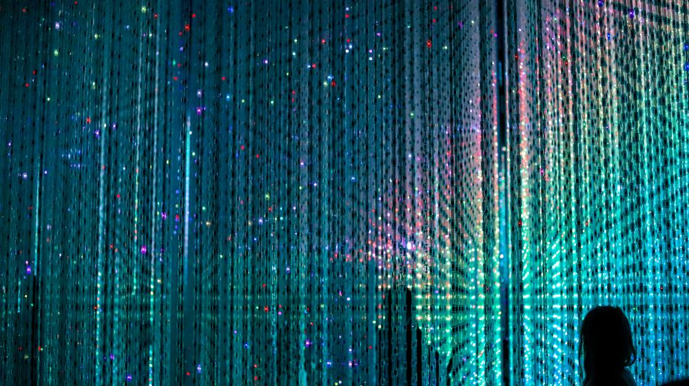 Photo of lights installation inside teamLab Planets in Tokyo, Japan | © mtsjrdl @ Unsplash