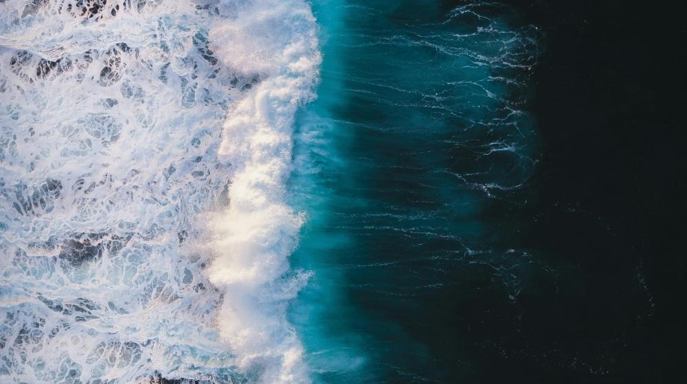 Aerial view of ocean wave | © Ivan Bandura, Unsplash