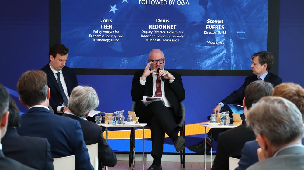 Picture of speakers at the panel discussion. Image credit to EUISS.