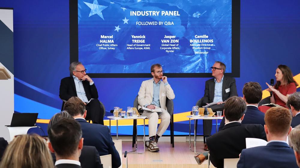 Picture of speakers at the panel discussion. Image credit to EUISS.