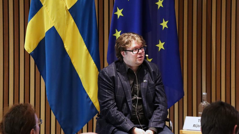 Picture of speakers at the panel discussion. Image credit to EUISS.
