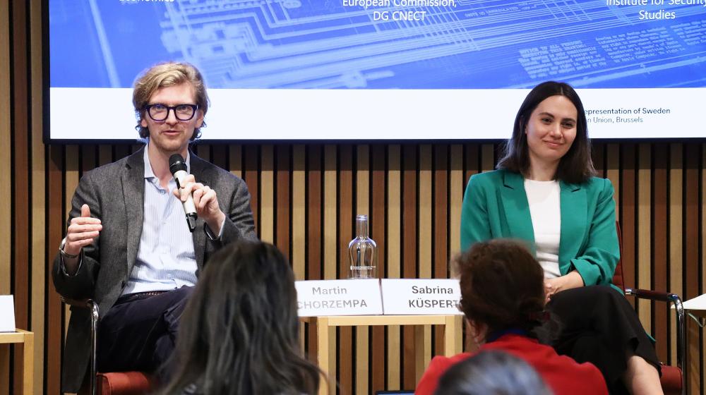 Picture of speakers at the panel discussion. Image credit to EUISS.