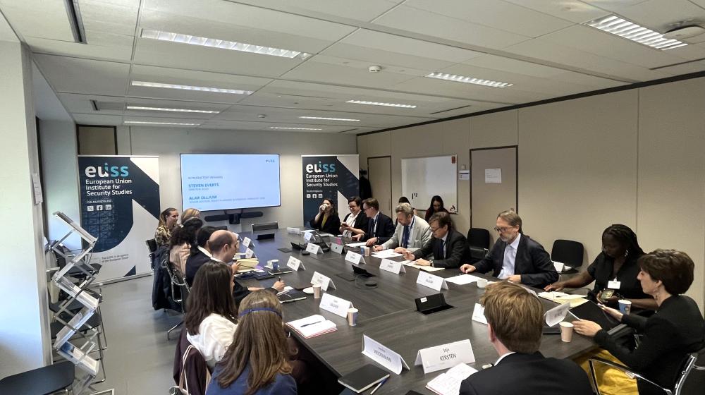 Participants sitting around table @EUISS