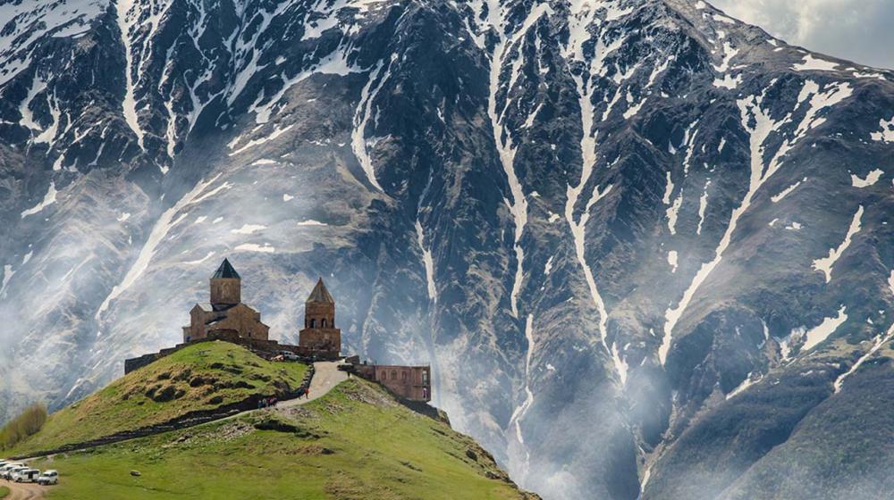 An image of Georgian mountains © Unsplash
