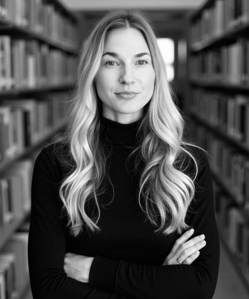 Photo of Bojana Zoric, standing in a library