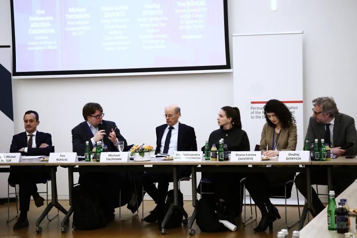 Picture of speakers at the panel discussion. Image credit to EUISS.