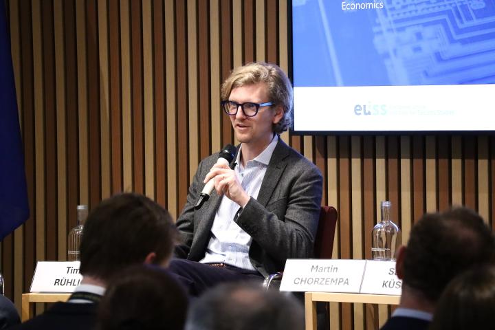 Picture of speakers at the panel discussion. Image credit to EUISS.