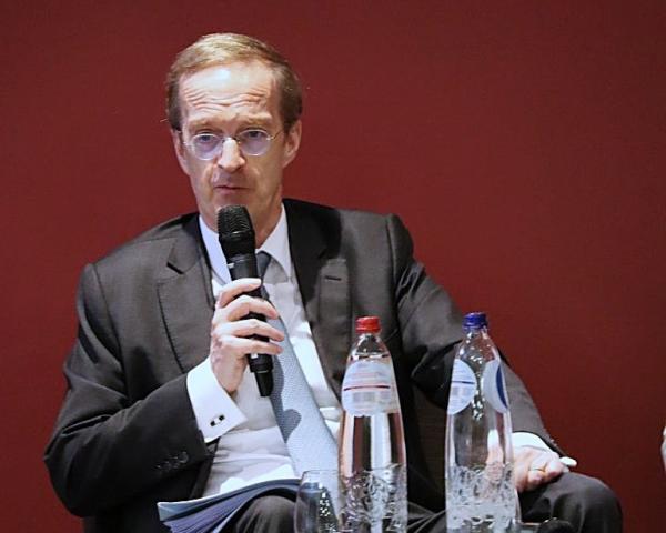 Picture of speakers at the panel discussion. Image credit to EUISS.
