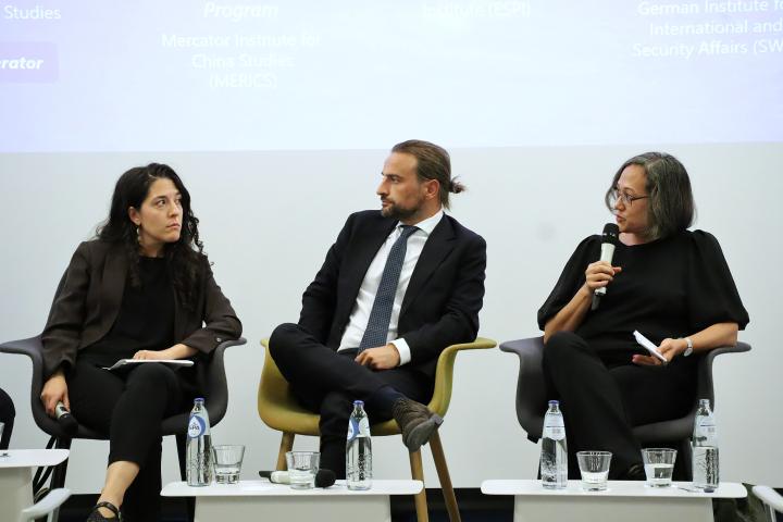 Picture of speakers at the panel discussion. Image credit to EUISS.